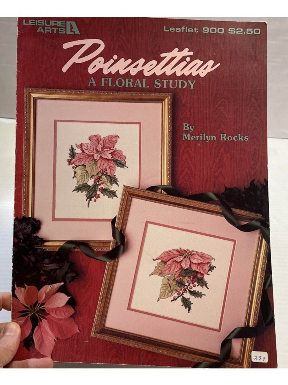 Poinsettias Cross Stitch Booklet by Leisure Arts - EUC (Read)